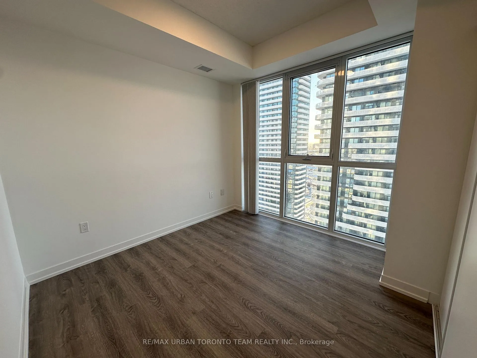 Photo 8 of Unit 3202, 8 Interchange Way, Vaughan, Vaughan Corporate Centre — HOMEH