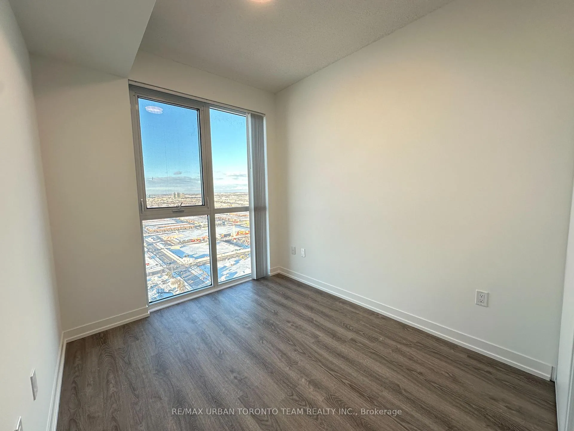 Photo 10 of Unit 3202, 8 Interchange Way, Vaughan, Vaughan Corporate Centre — HOMEH
