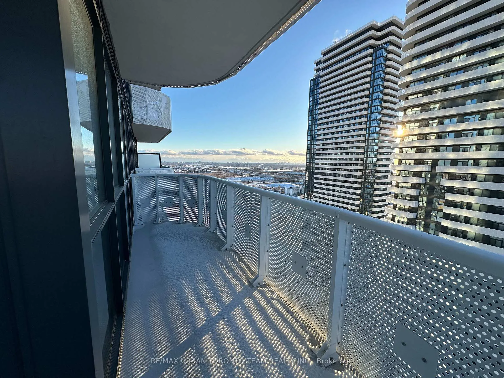 Photo 13 of Unit 3202, 8 Interchange Way, Vaughan, Vaughan Corporate Centre — HOMEH