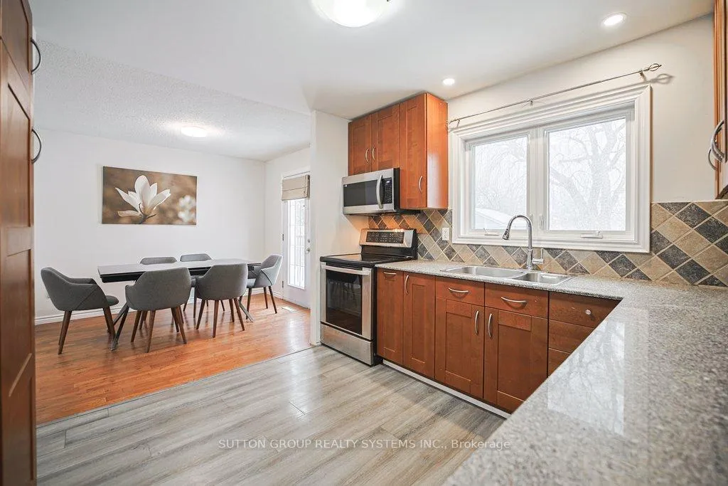 Photo 5 of 69 Ellwood Drive E, Caledon, Bolton East — HOMEH