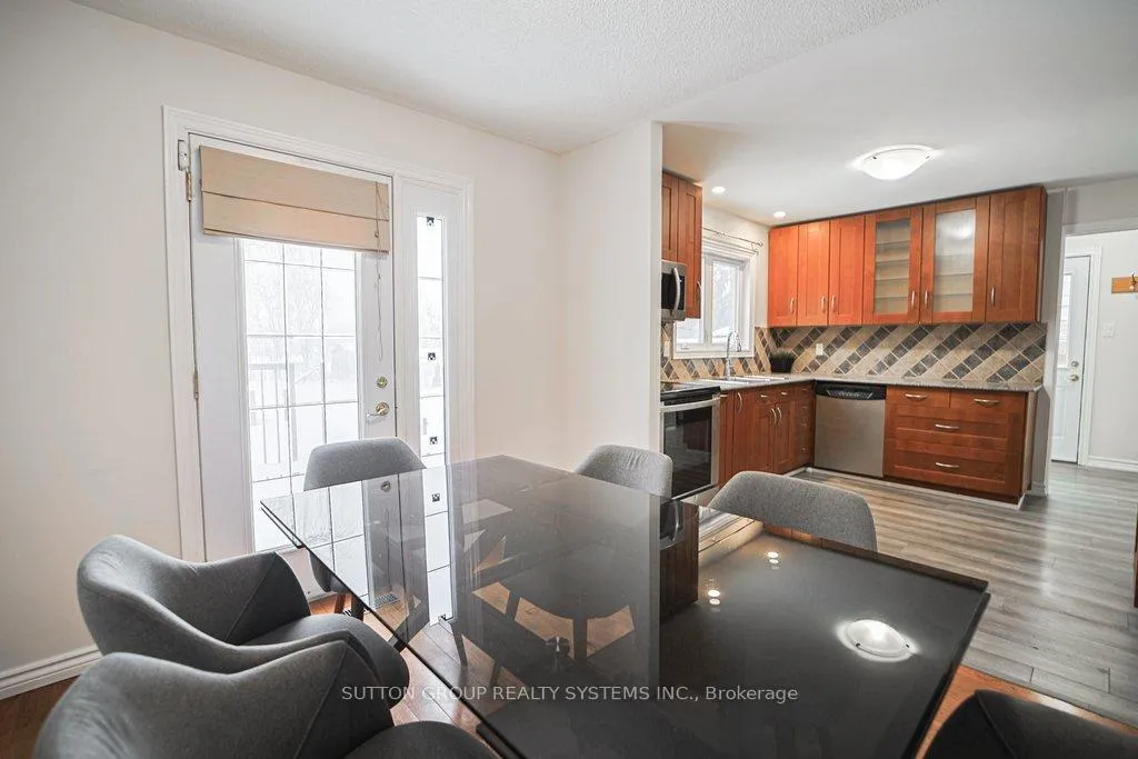 Photo 6 of 69 Ellwood Drive E, Caledon, Bolton East — HOMEH