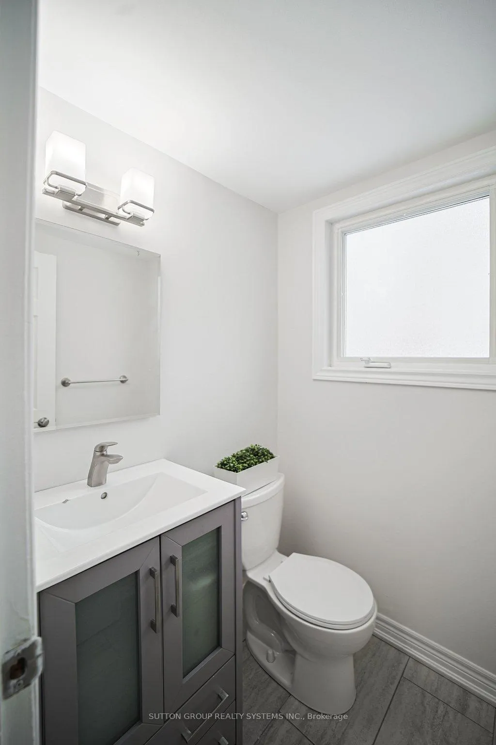 Photo 7 of 69 Ellwood Drive E, Caledon, Bolton East — HOMEH
