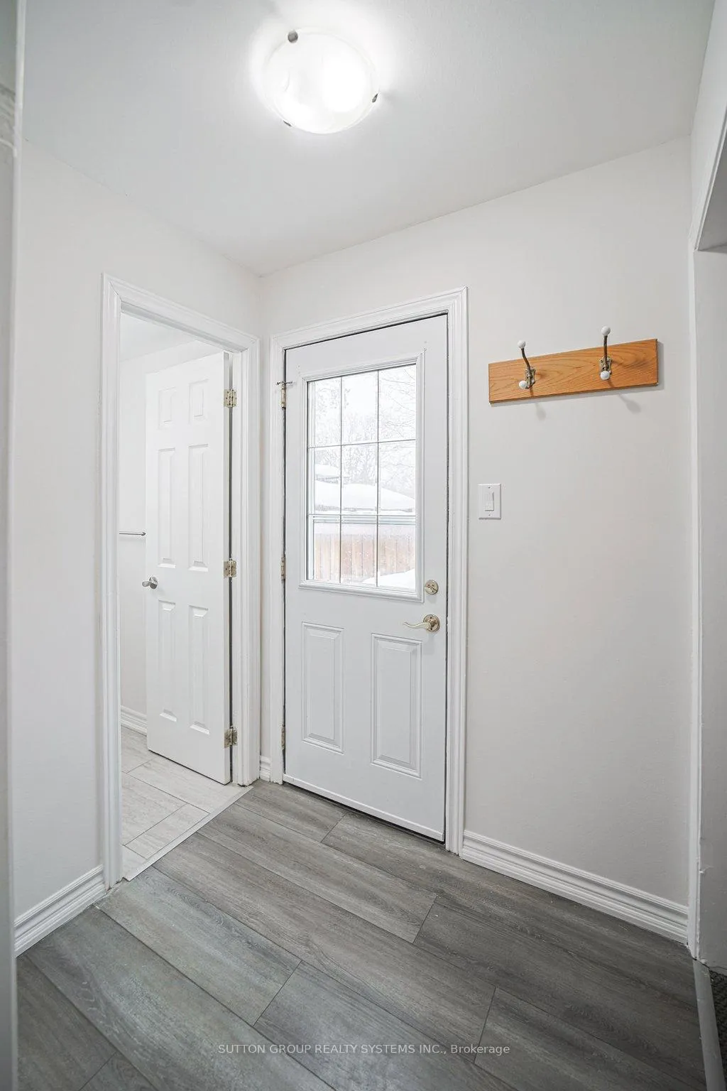 Photo 8 of 69 Ellwood Drive E, Caledon, Bolton East — HOMEH