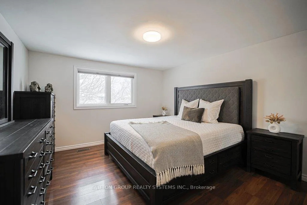 Photo 11 of 69 Ellwood Drive E, Caledon, Bolton East — HOMEH