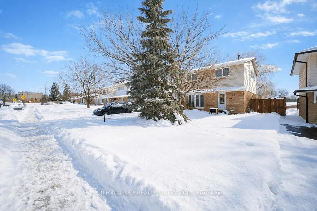 Photo 17 of 69 Ellwood Drive E, Caledon, Bolton East — HOMEH