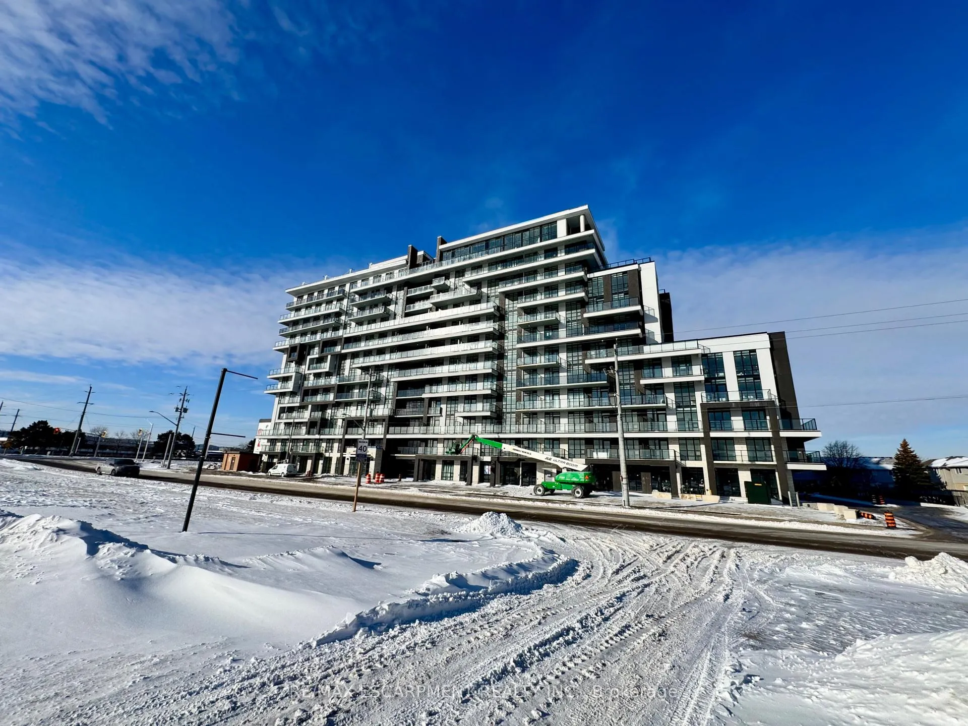 Photo 3 of Unit 705, 461 Green Road, Hamilton, Lakeshore — HOMEH