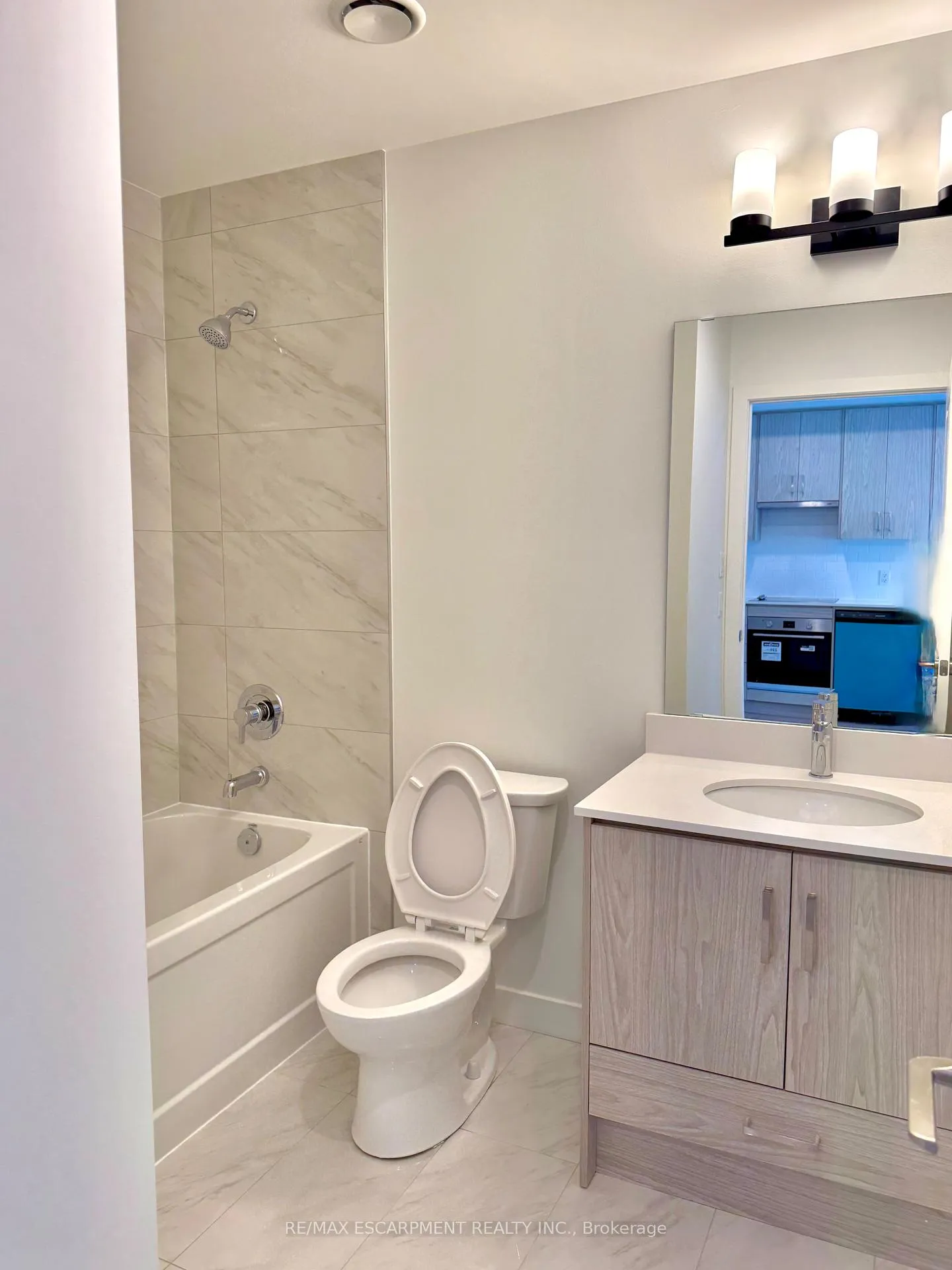 Photo 12 of Unit 705, 461 Green Road, Hamilton, Lakeshore — HOMEH