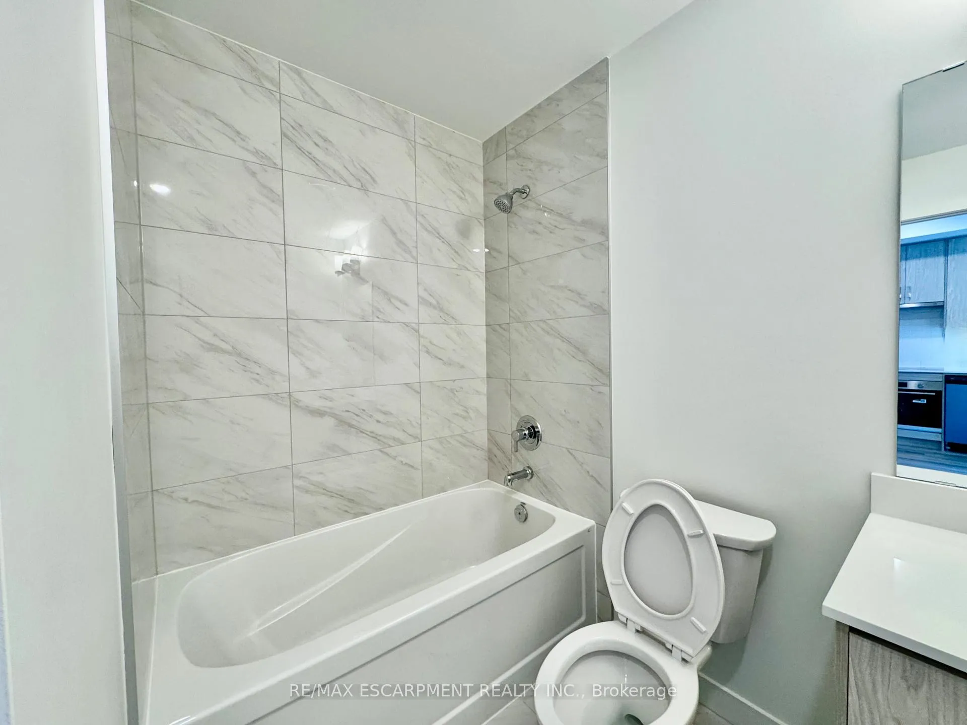 Photo 13 of Unit 705, 461 Green Road, Hamilton, Lakeshore — HOMEH