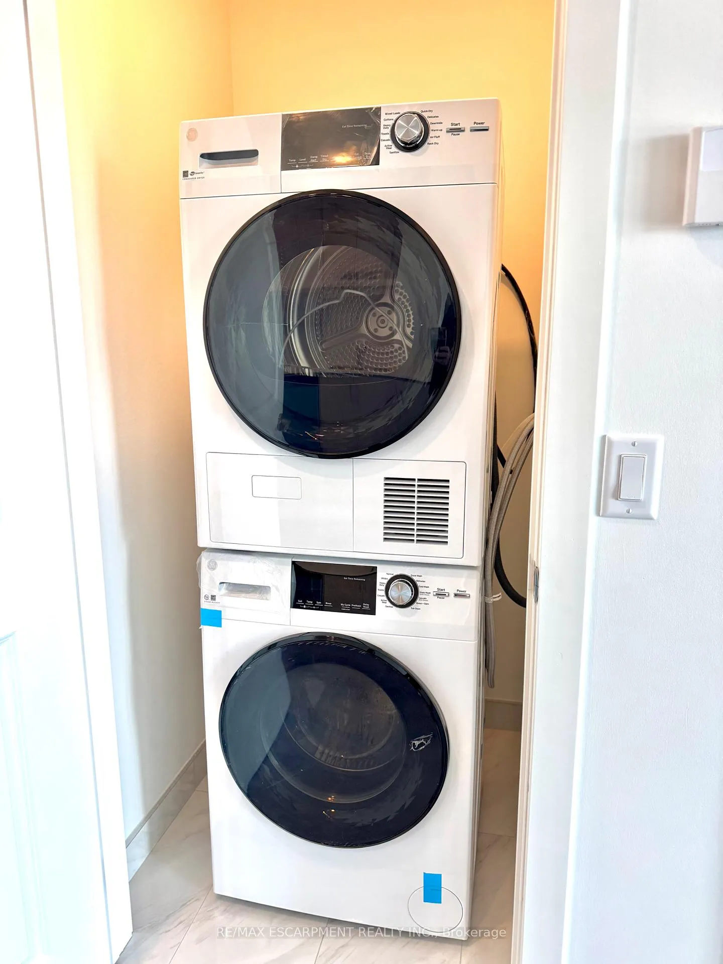Photo 17 of Unit 705, 461 Green Road, Hamilton, Lakeshore — HOMEH