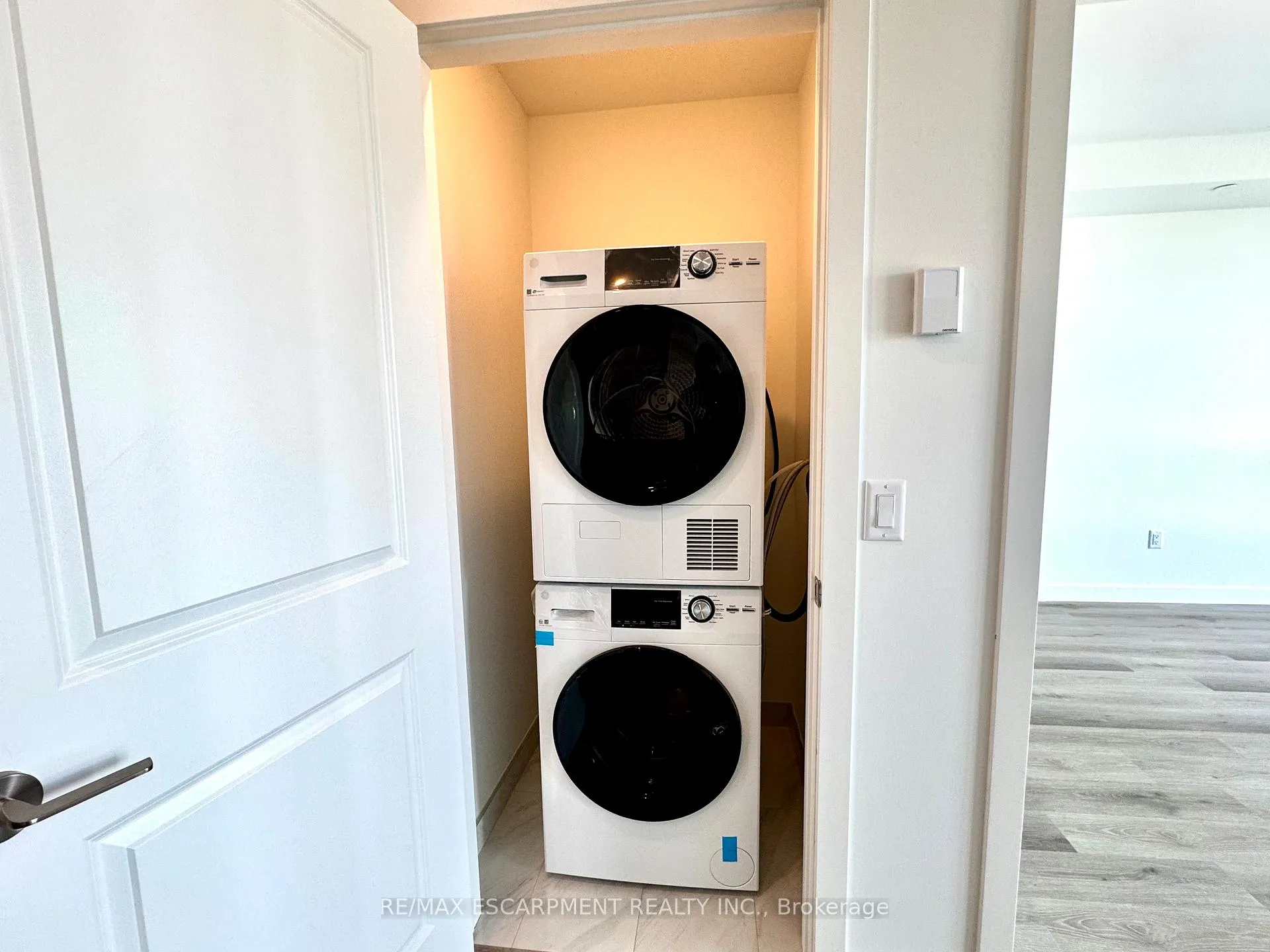 Photo 18 of Unit 705, 461 Green Road, Hamilton, Lakeshore — HOMEH
