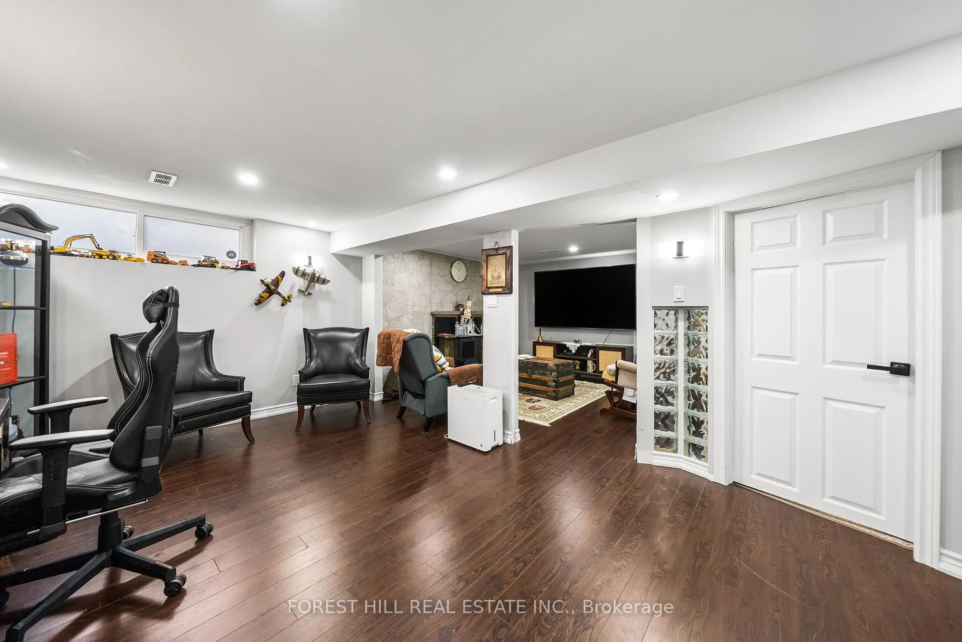 Photo 31 of 1 Henderson Avenue, Markham, Grandview — HOMEH
