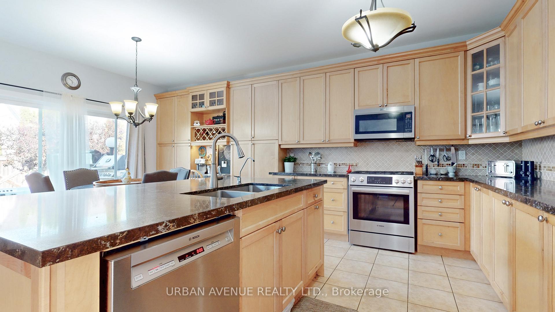 Photo 4 of 27 Mccorkell Street, Clarington, Bowmanville — HOMEH