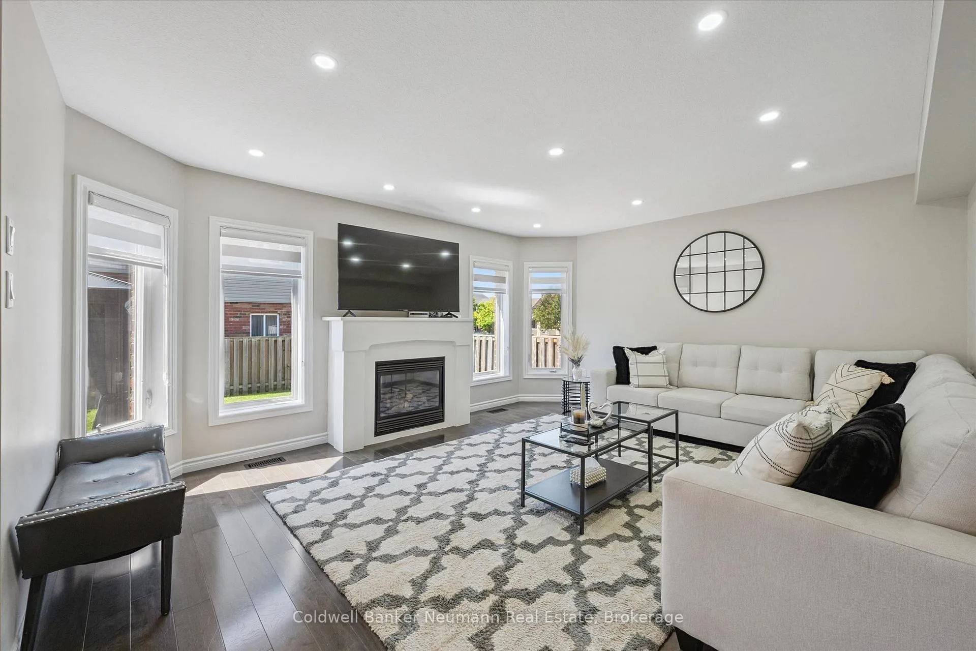 Photo 17 of 64 Laughland Lane, Guelph, Pineridge/Westminster Woods — HOMEH