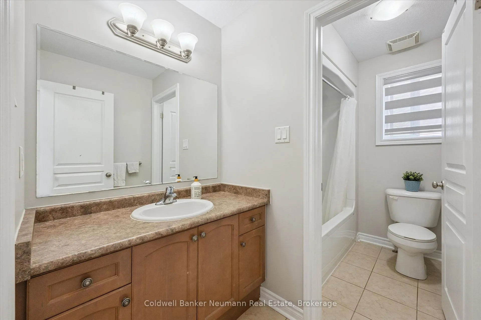 Photo 160 of 64 Laughland Lane, Guelph, Pineridge/Westminster Woods — HOMEH