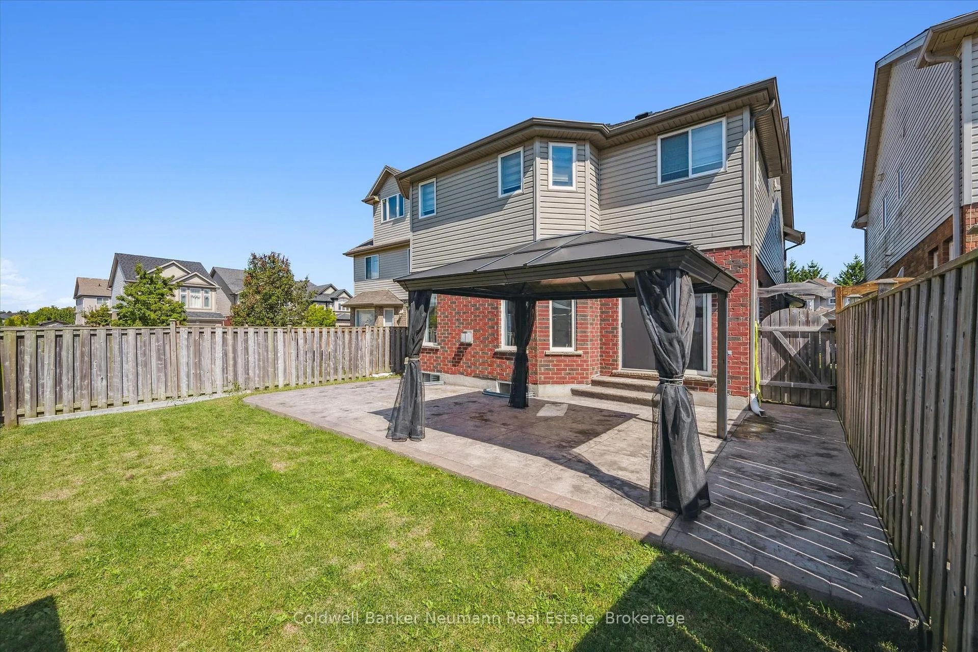 Photo 221 of 64 Laughland Lane, Guelph, Pineridge/Westminster Woods — HOMEH