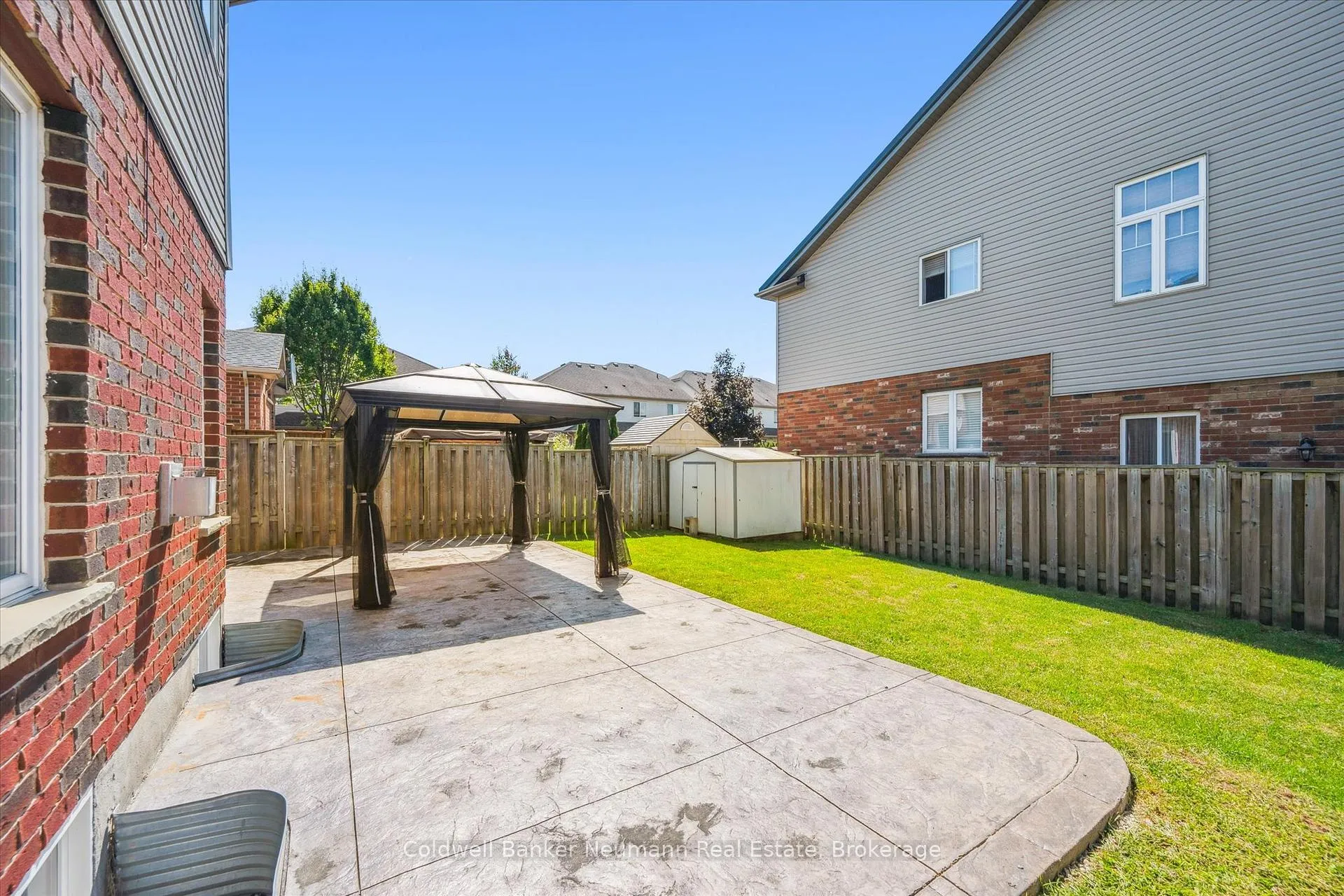 Photo 244 of 64 Laughland Lane, Guelph, Pineridge/Westminster Woods — HOMEH