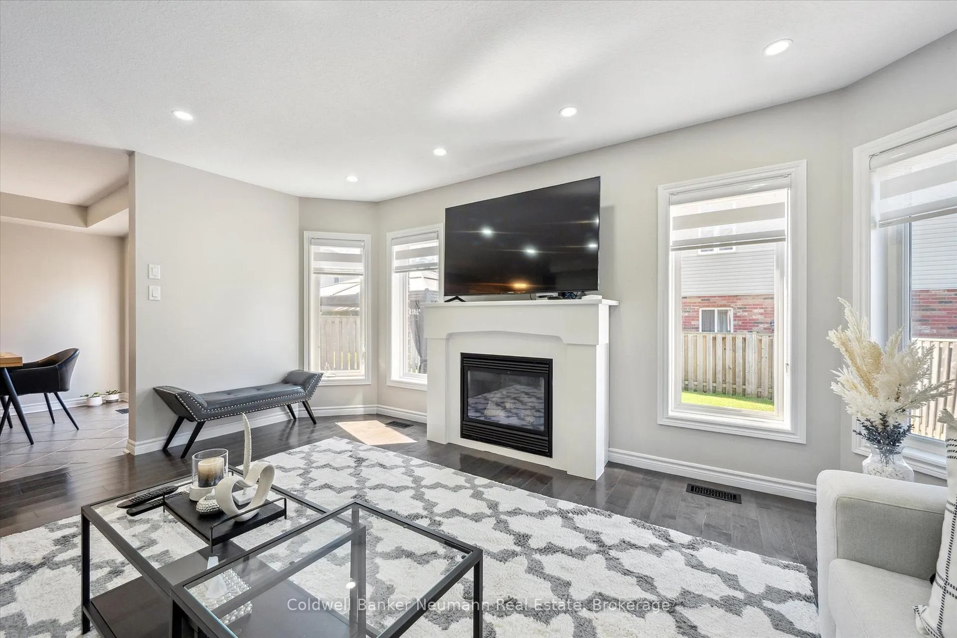 Photo 293 of 64 Laughland Lane, Guelph, Pineridge/Westminster Woods — HOMEH
