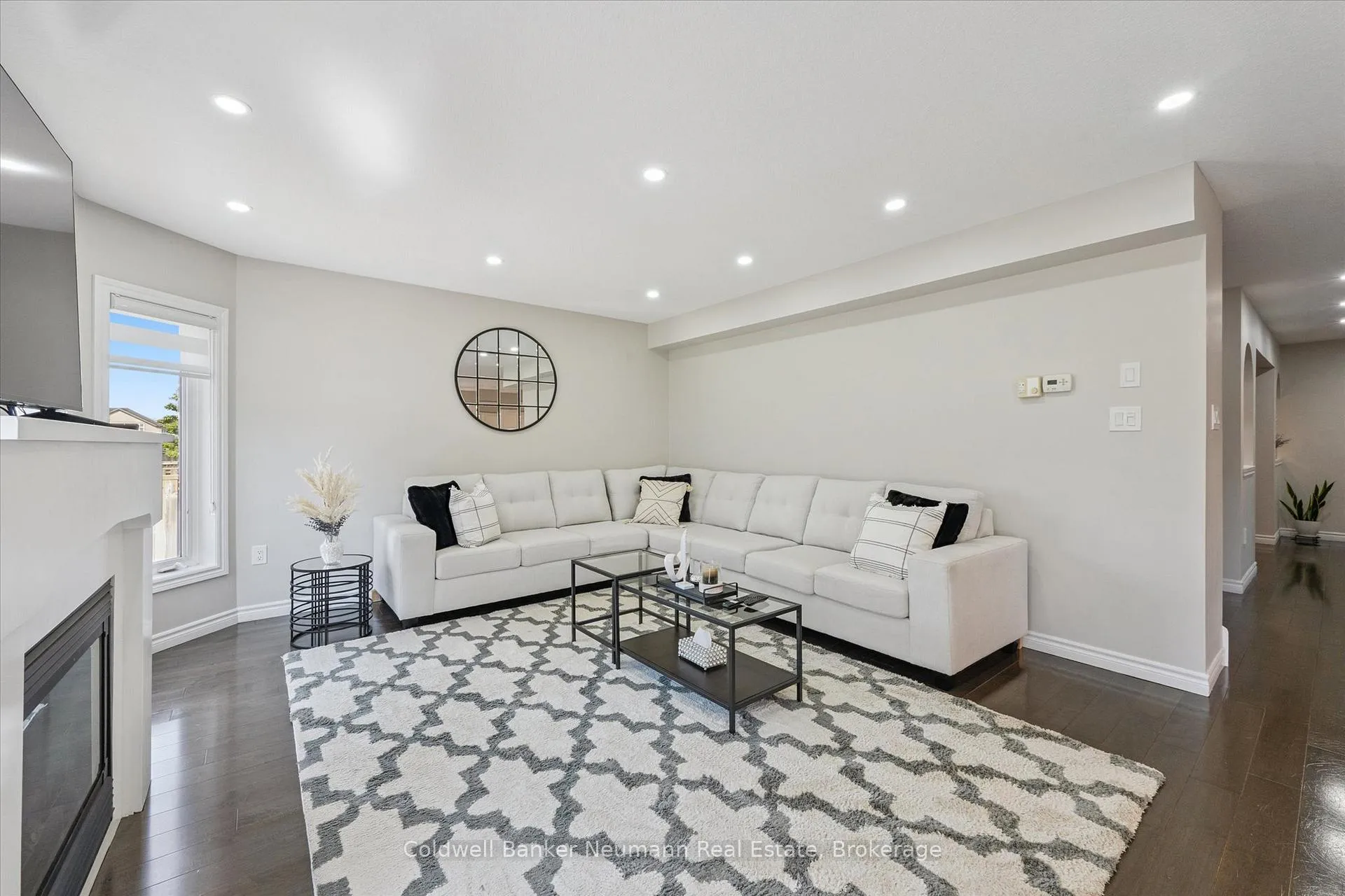 Photo 296 of 64 Laughland Lane, Guelph, Pineridge/Westminster Woods — HOMEH