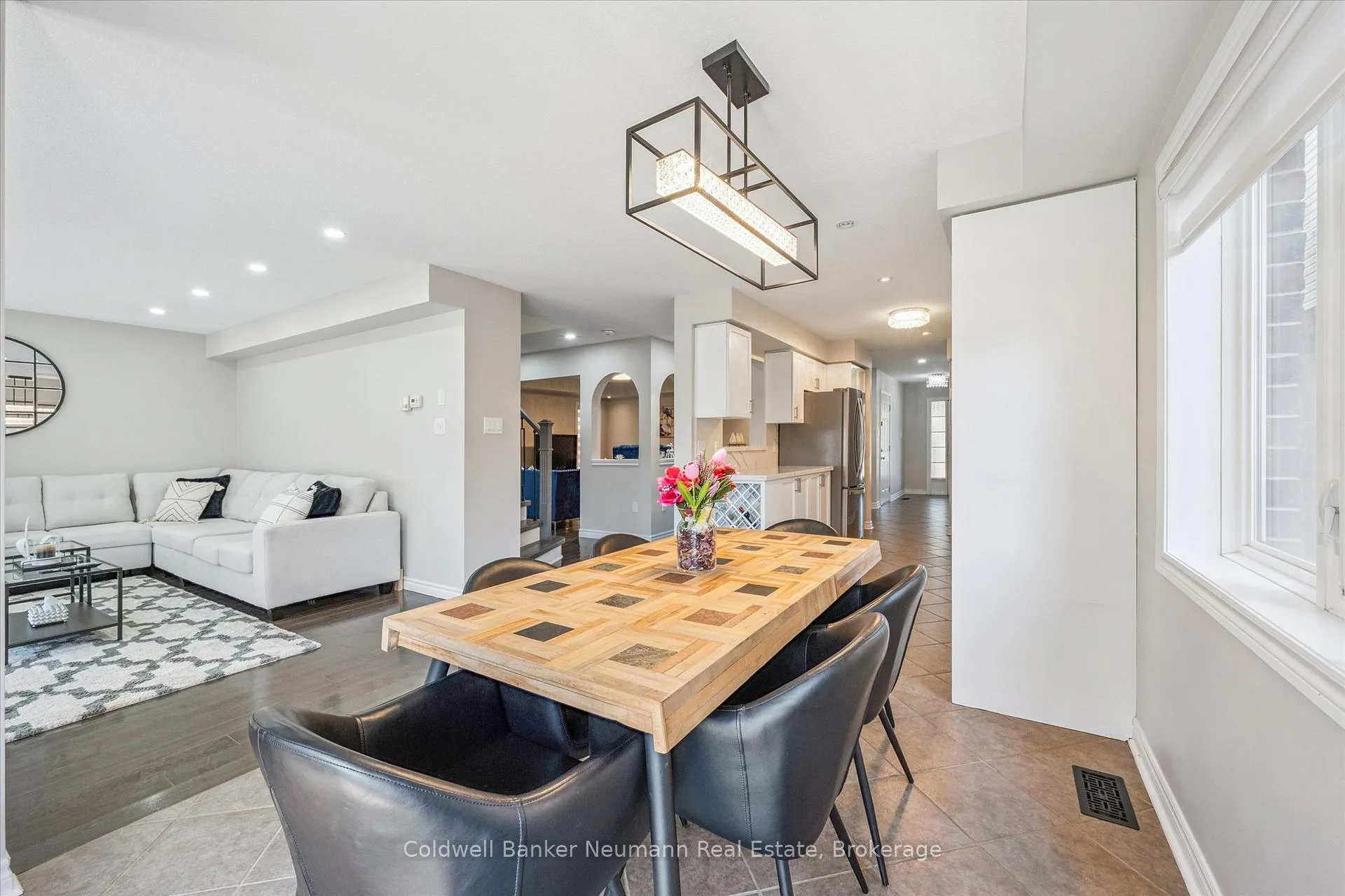 Photo 306 of 64 Laughland Lane, Guelph, Pineridge/Westminster Woods — HOMEH