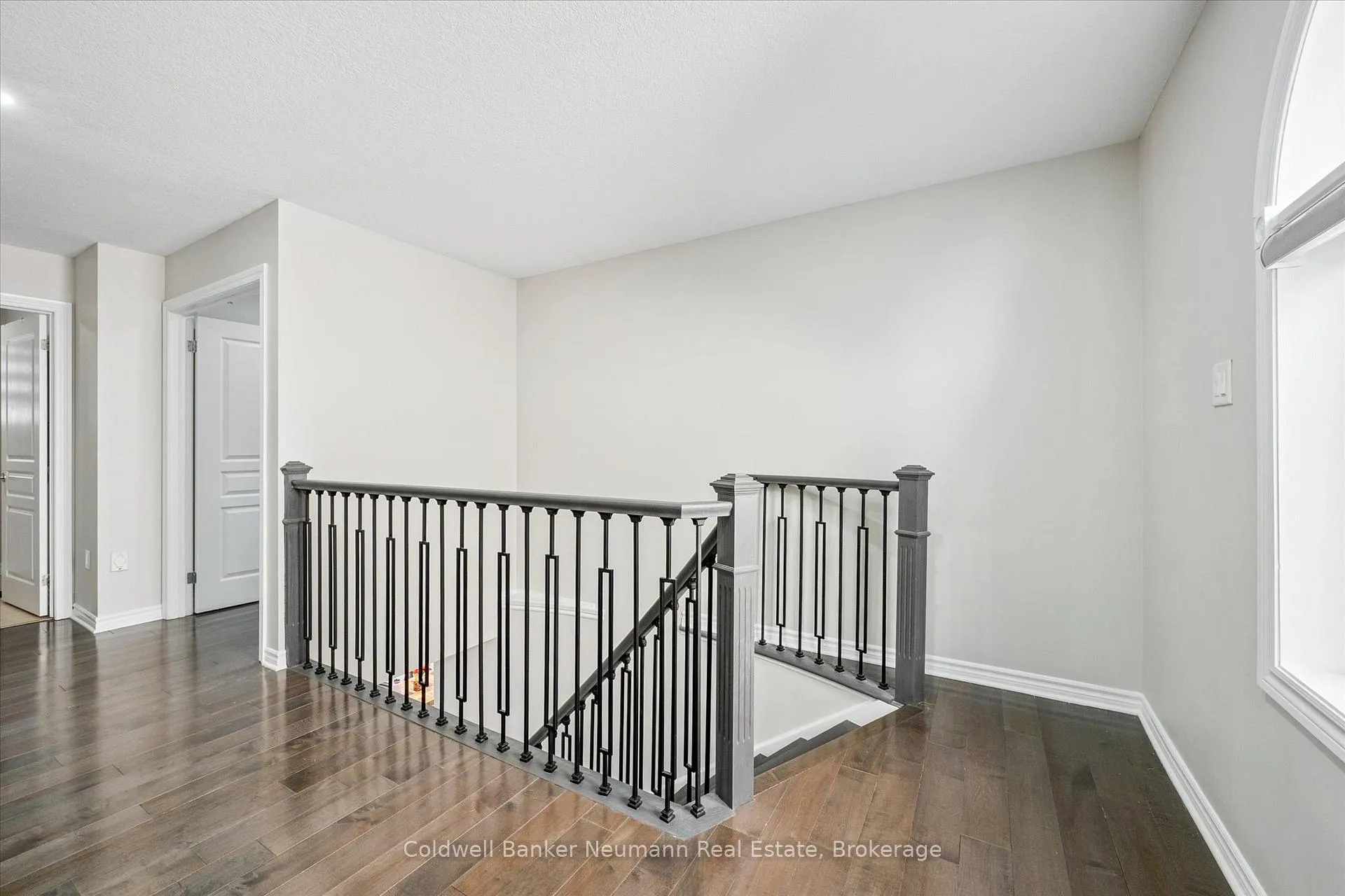 Photo 339 of 64 Laughland Lane, Guelph, Pineridge/Westminster Woods — HOMEH