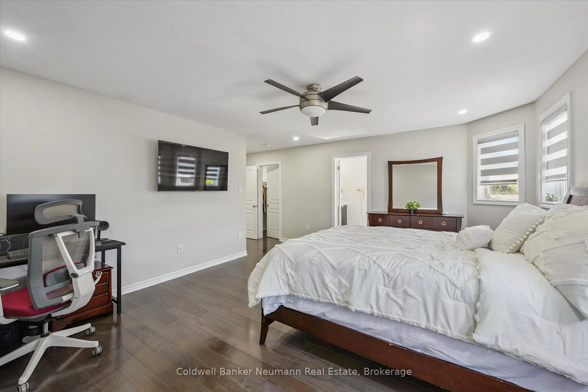 Photo 359 of 64 Laughland Lane, Guelph, Pineridge/Westminster Woods — HOMEH