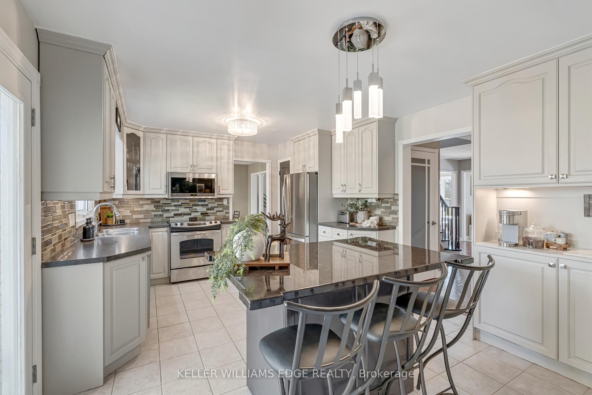Photo 4 of 1351 Bryanston Court, Burlington, Tyandaga — HOMEH