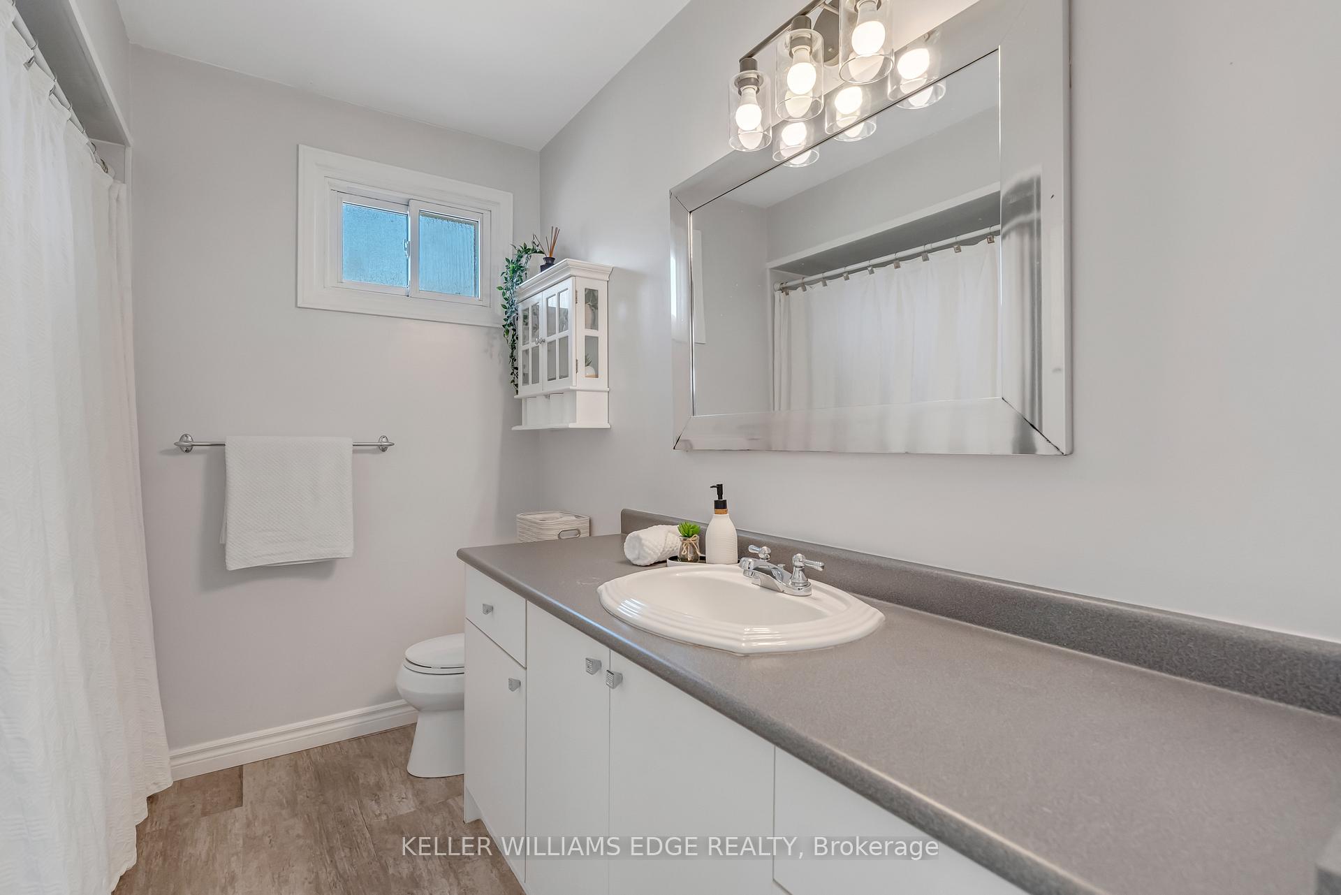 Photo 5 of 1351 Bryanston Court, Burlington, Tyandaga — HOMEH