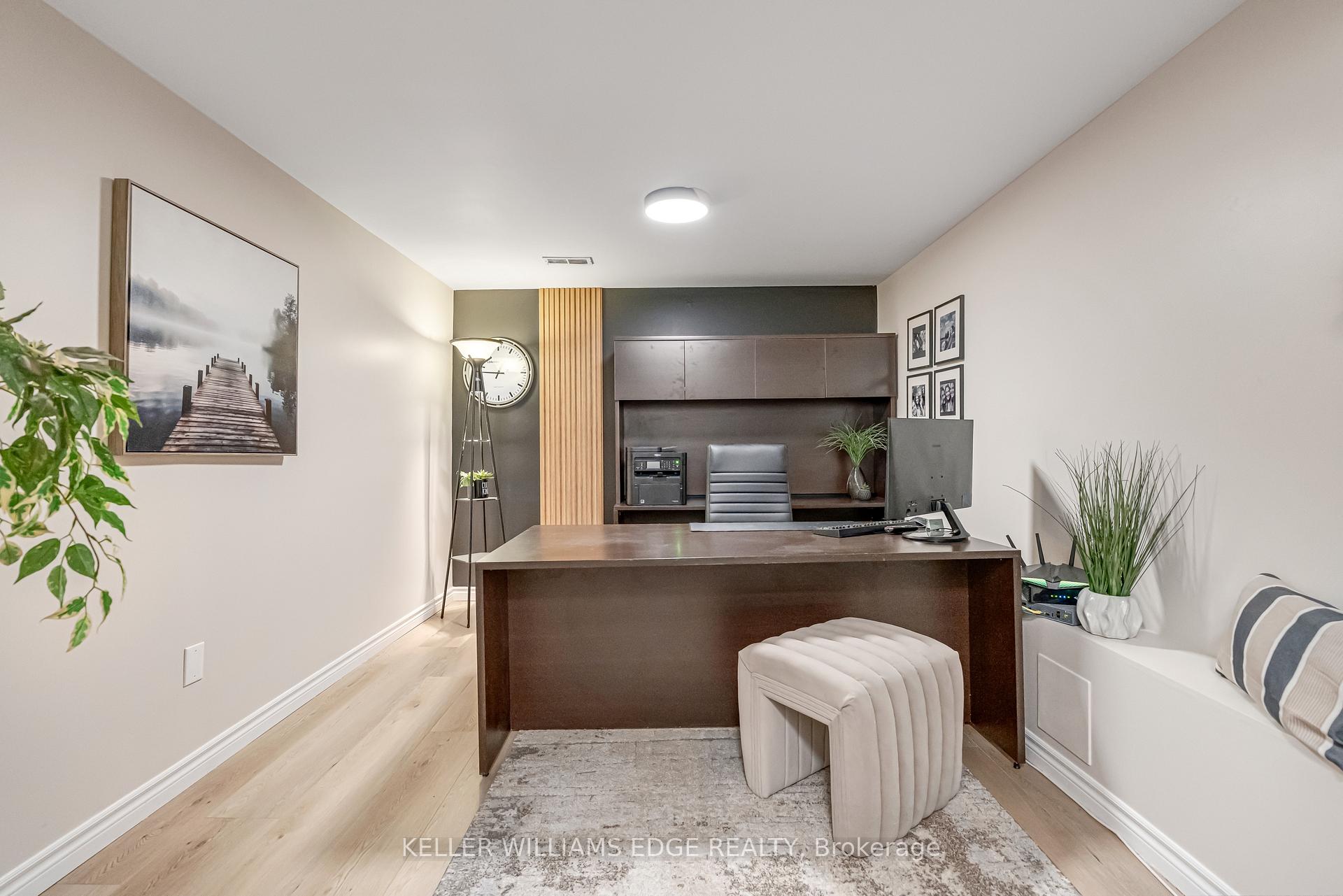 Photo 13 of 1351 Bryanston Court, Burlington, Tyandaga — HOMEH