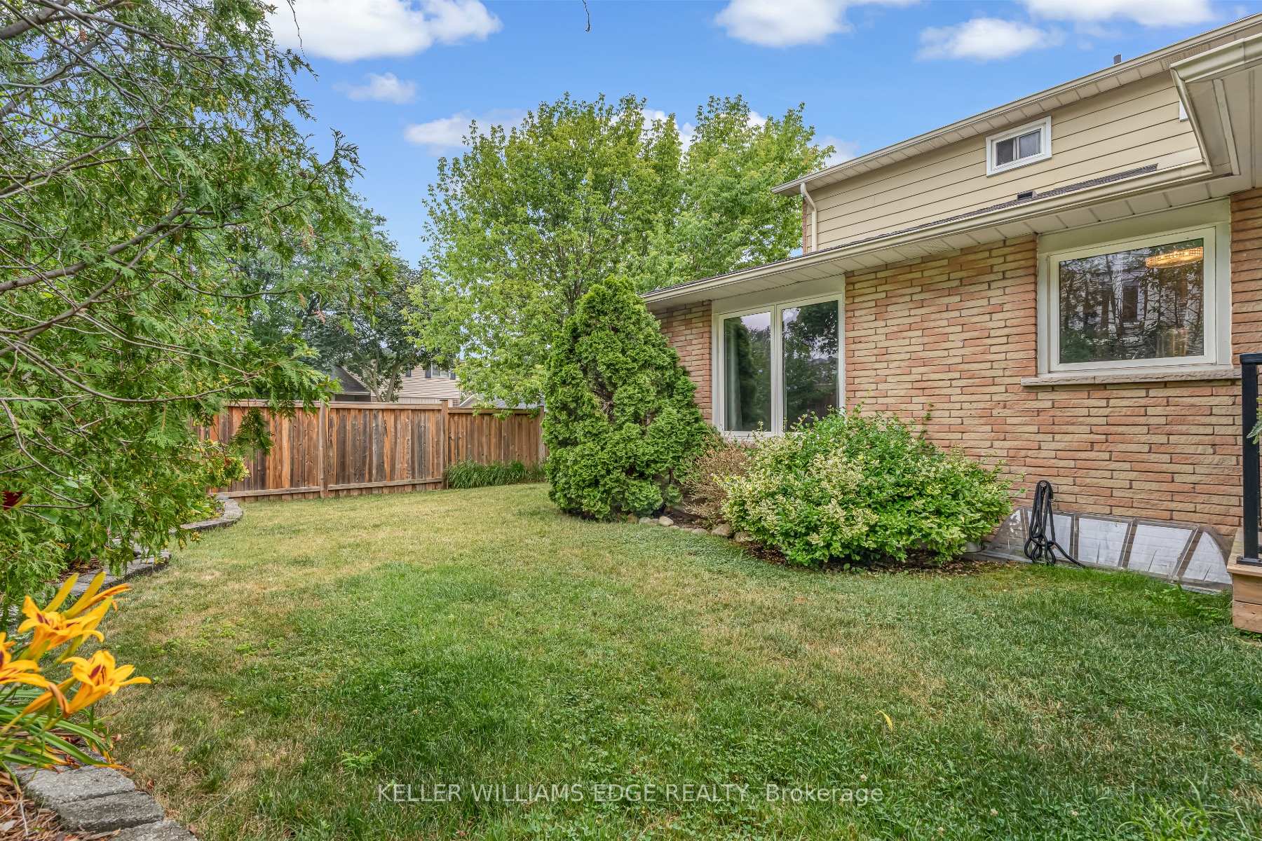Photo 9 of 1351 Bryanston Court, Burlington, Tyandaga — HOMEH