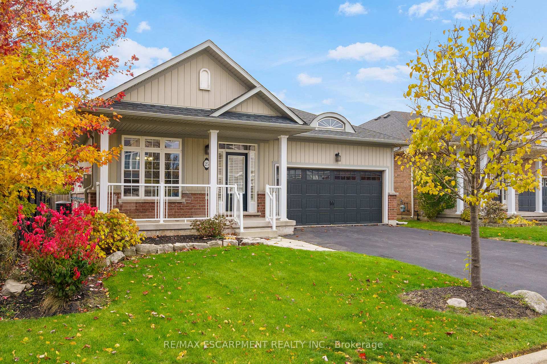 Photo 2 of 25 Sidare Court, Grimsby, Grimsby Beach — HOMEH