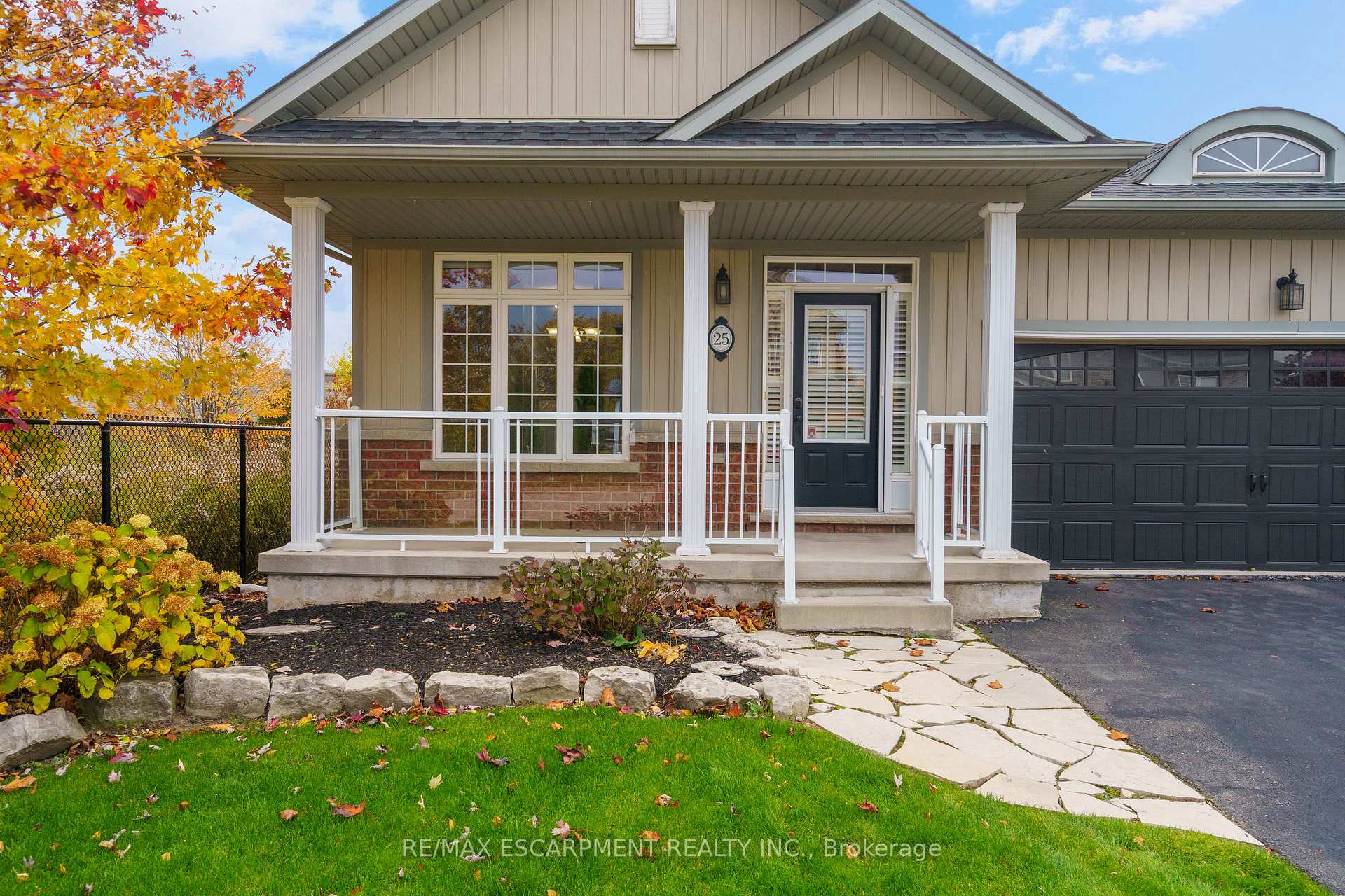 Photo 4 of 25 Sidare Court, Grimsby, Grimsby Beach — HOMEH