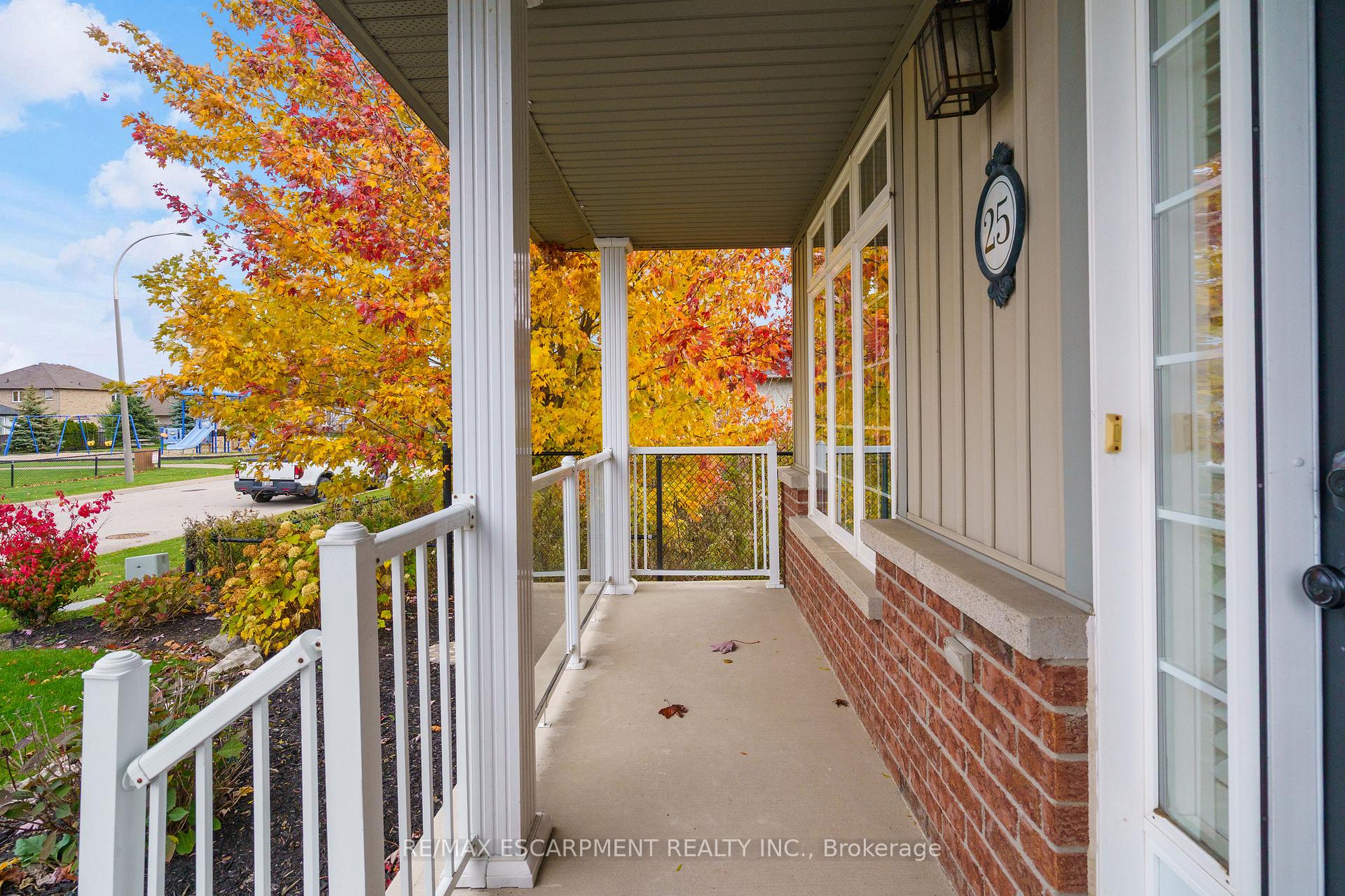 Photo 5 of 25 Sidare Court, Grimsby, Grimsby Beach — HOMEH