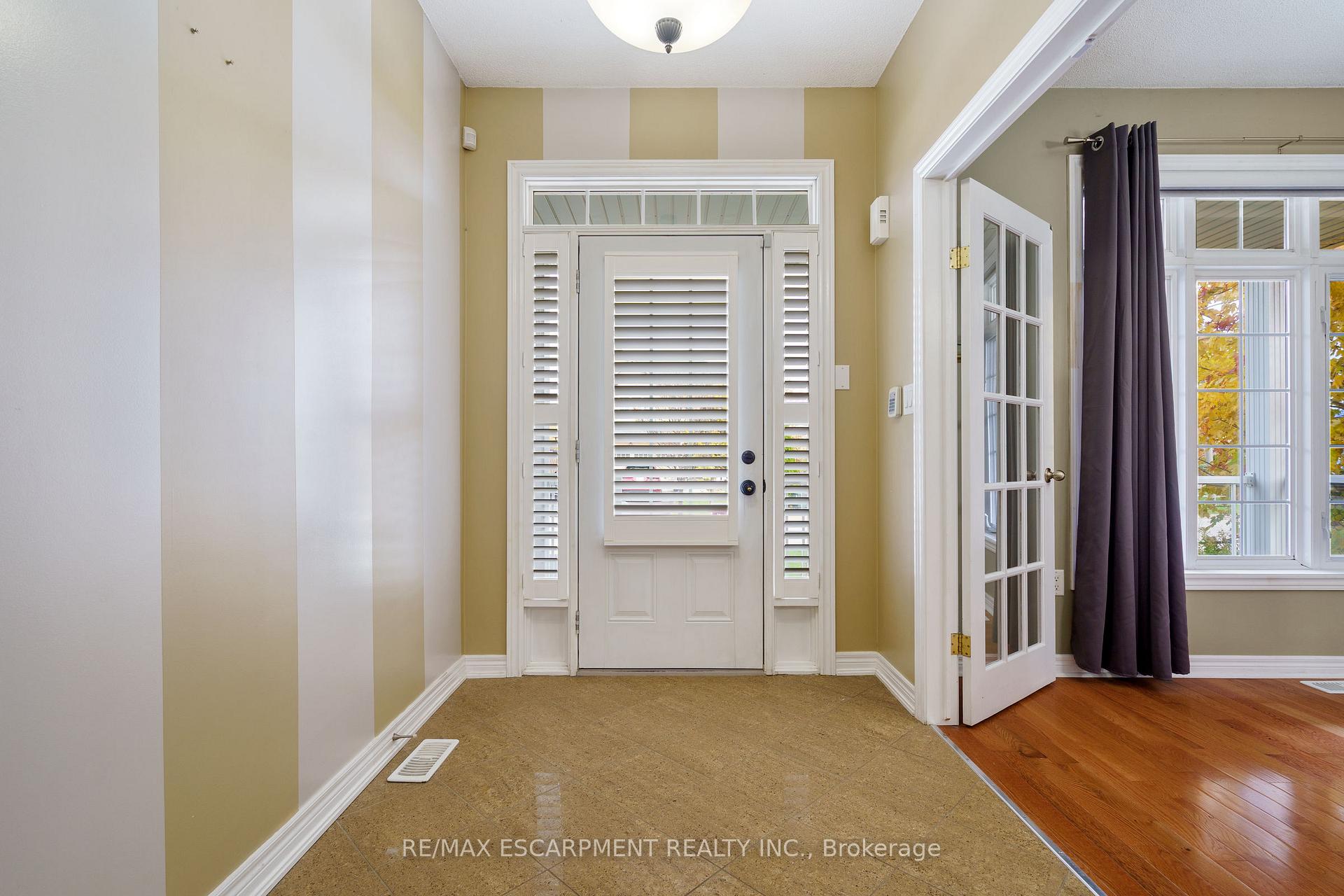 Photo 6 of 25 Sidare Court, Grimsby, Grimsby Beach — HOMEH