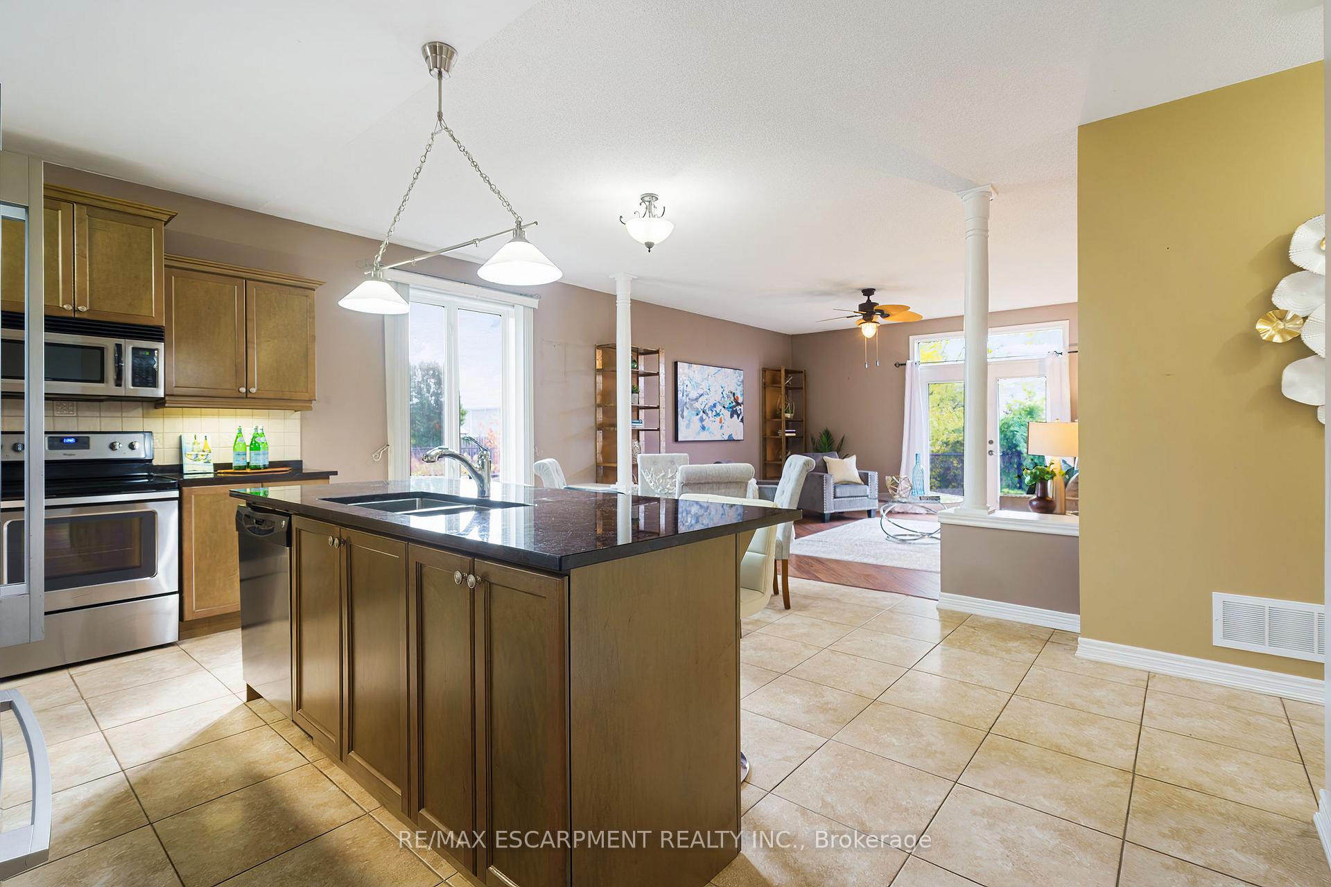 Photo 10 of 25 Sidare Court, Grimsby, Grimsby Beach — HOMEH