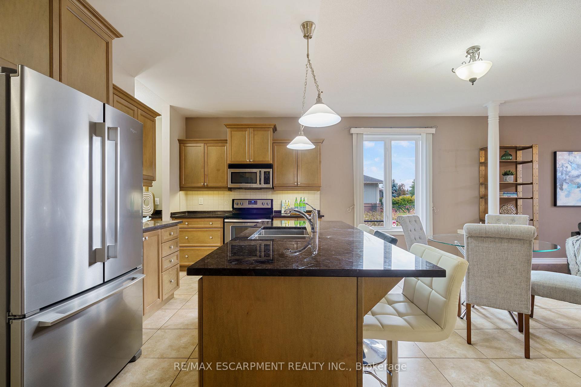 Photo 11 of 25 Sidare Court, Grimsby, Grimsby Beach — HOMEH