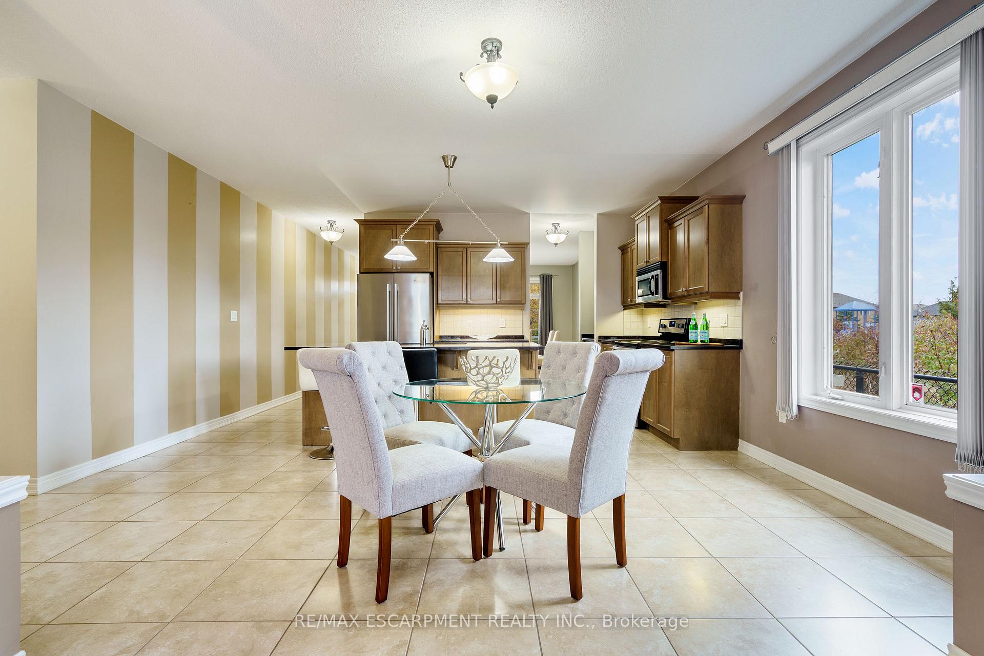 Photo 16 of 25 Sidare Court, Grimsby, Grimsby Beach — HOMEH
