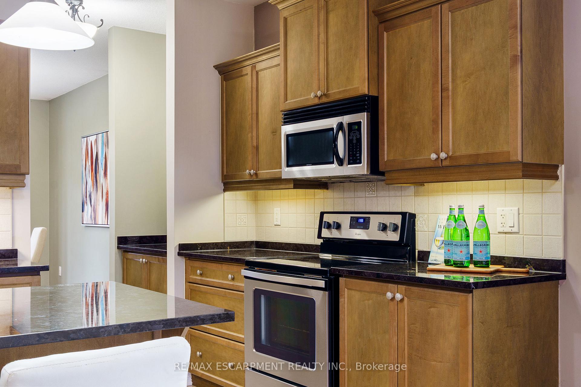 Photo 19 of 25 Sidare Court, Grimsby, Grimsby Beach — HOMEH