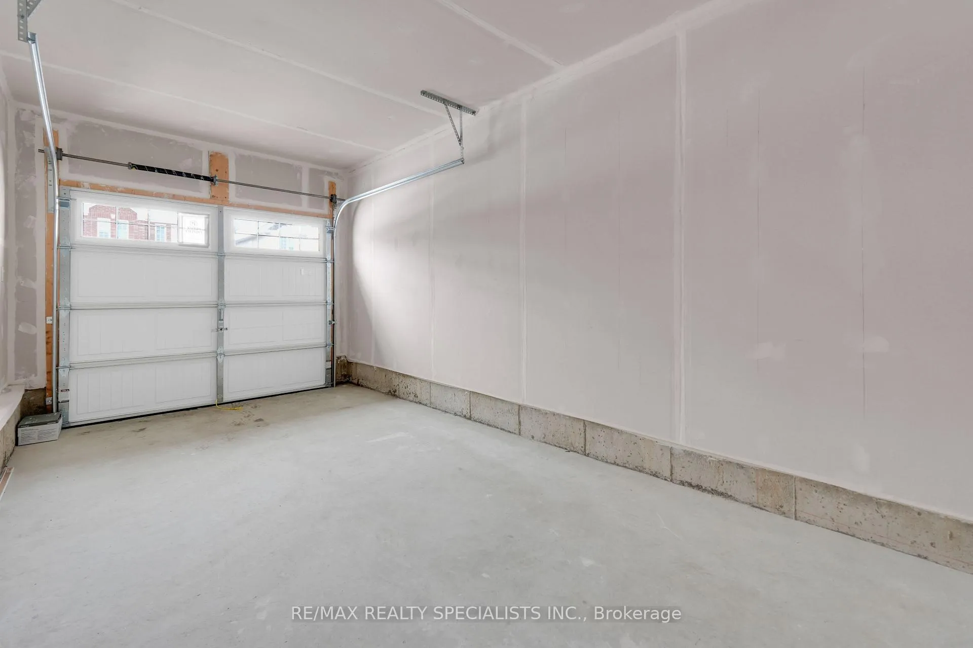 Photo 256 of 34 Elsegood Drive, Guelph, Kortright East — HOMEH