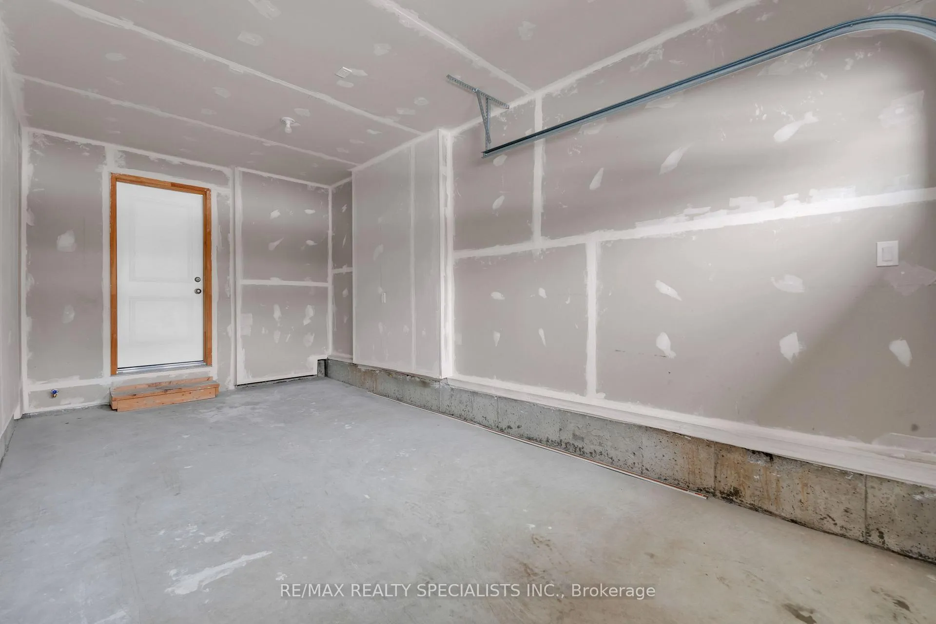 Photo 273 of 34 Elsegood Drive, Guelph, Kortright East — HOMEH