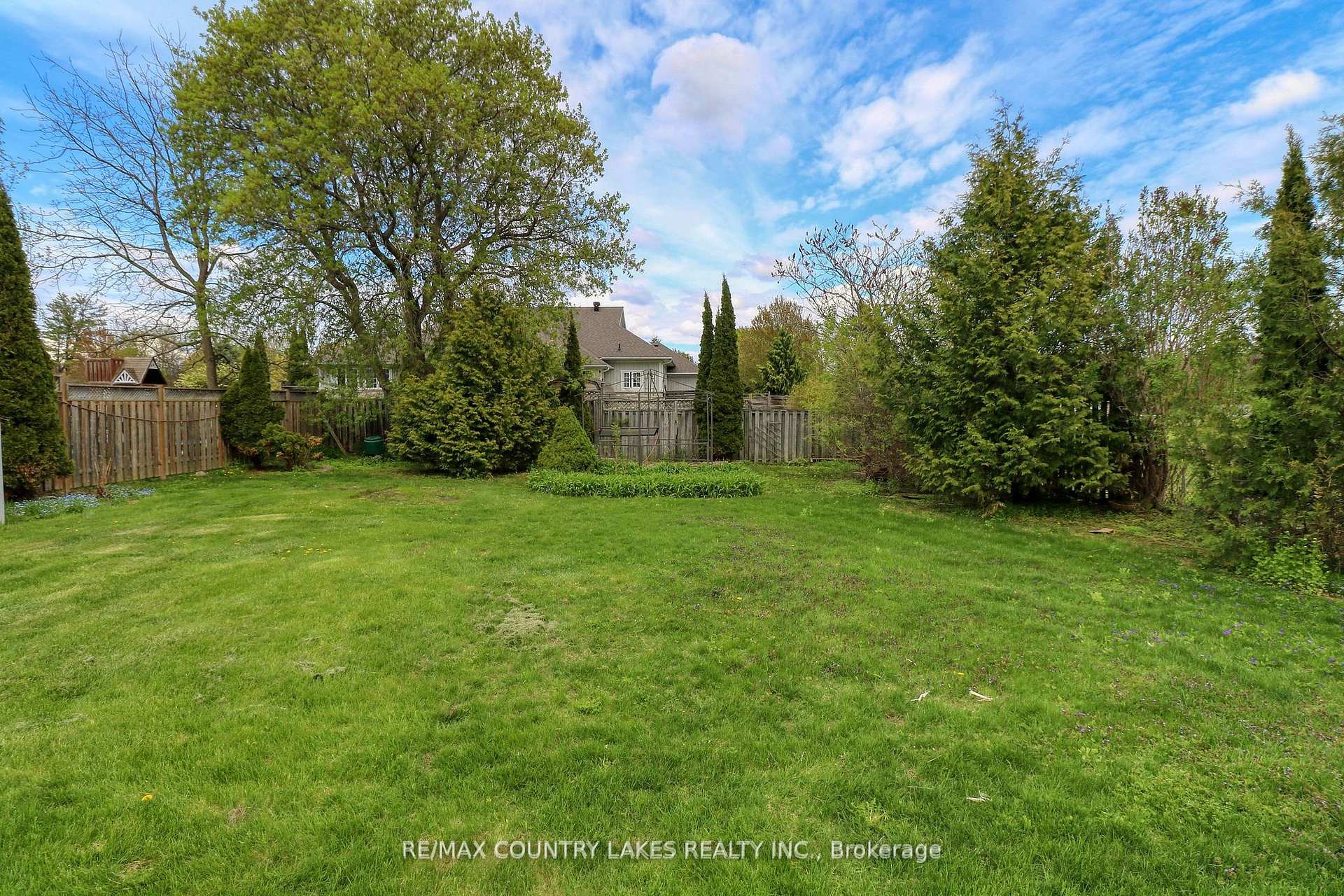 Photo 14 of 87 Grew Boulevard, Georgina, Sutton & Jackson's Point — HOMEH