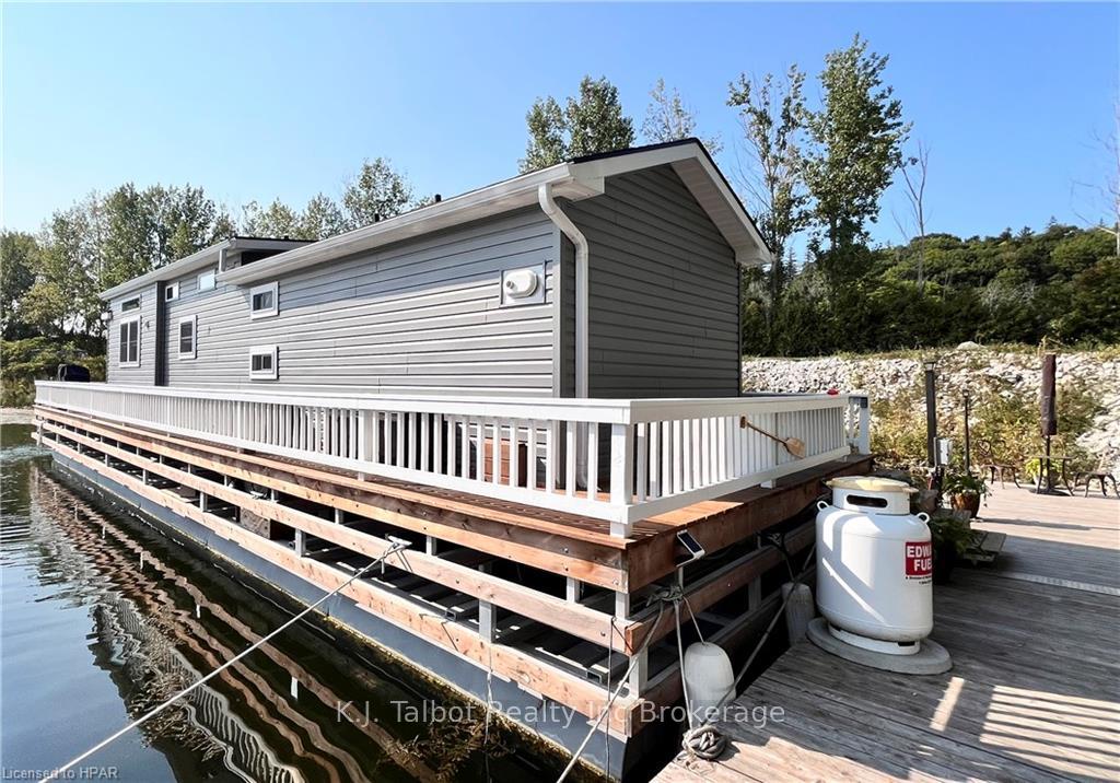 Photo 2 of 100 North Harbour Road, Goderich, Goderich (Town) — HOMEH