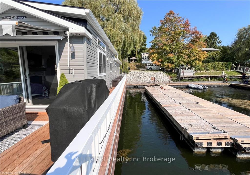 Photo 4 of 100 North Harbour Road, Goderich, Goderich (Town) — HOMEH