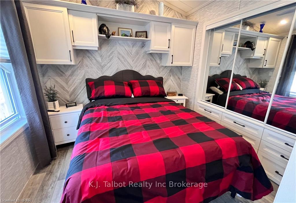 Photo 9 of 100 North Harbour Road, Goderich, Goderich (Town) — HOMEH