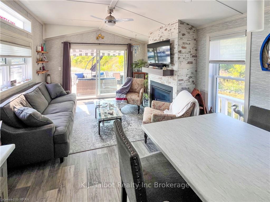 Photo 14 of 100 North Harbour Road, Goderich, Goderich (Town) — HOMEH