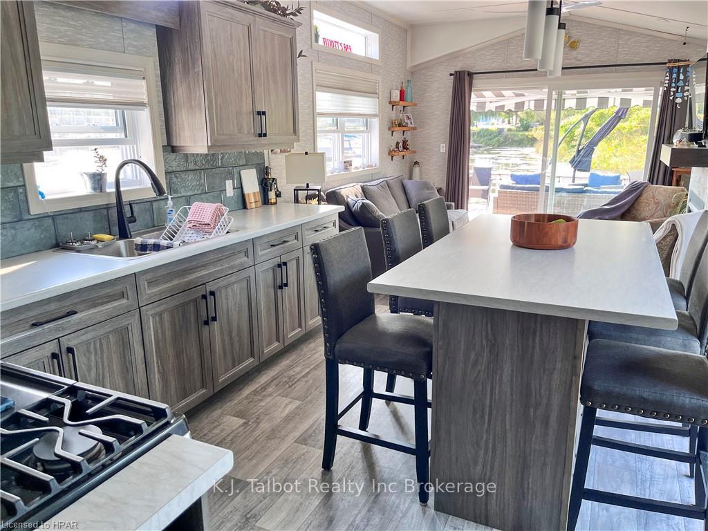 Photo 23 of 100 North Harbour Road, Goderich, Goderich (Town) — HOMEH