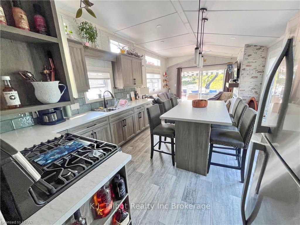 Photo 24 of 100 North Harbour Road, Goderich, Goderich (Town) — HOMEH