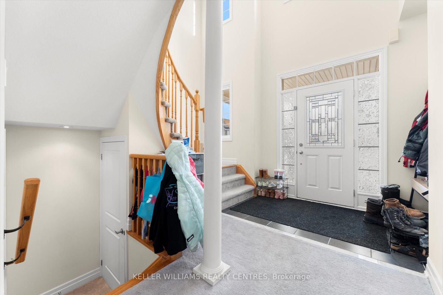 Photo 2 of 32 Robert Wilson Crescent, Georgina, Keswick South — HOMEH