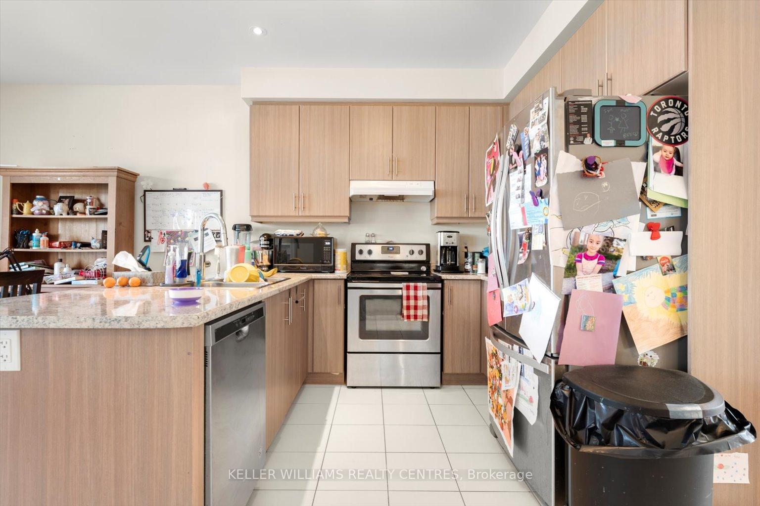 Photo 6 of 32 Robert Wilson Crescent, Georgina, Keswick South — HOMEH