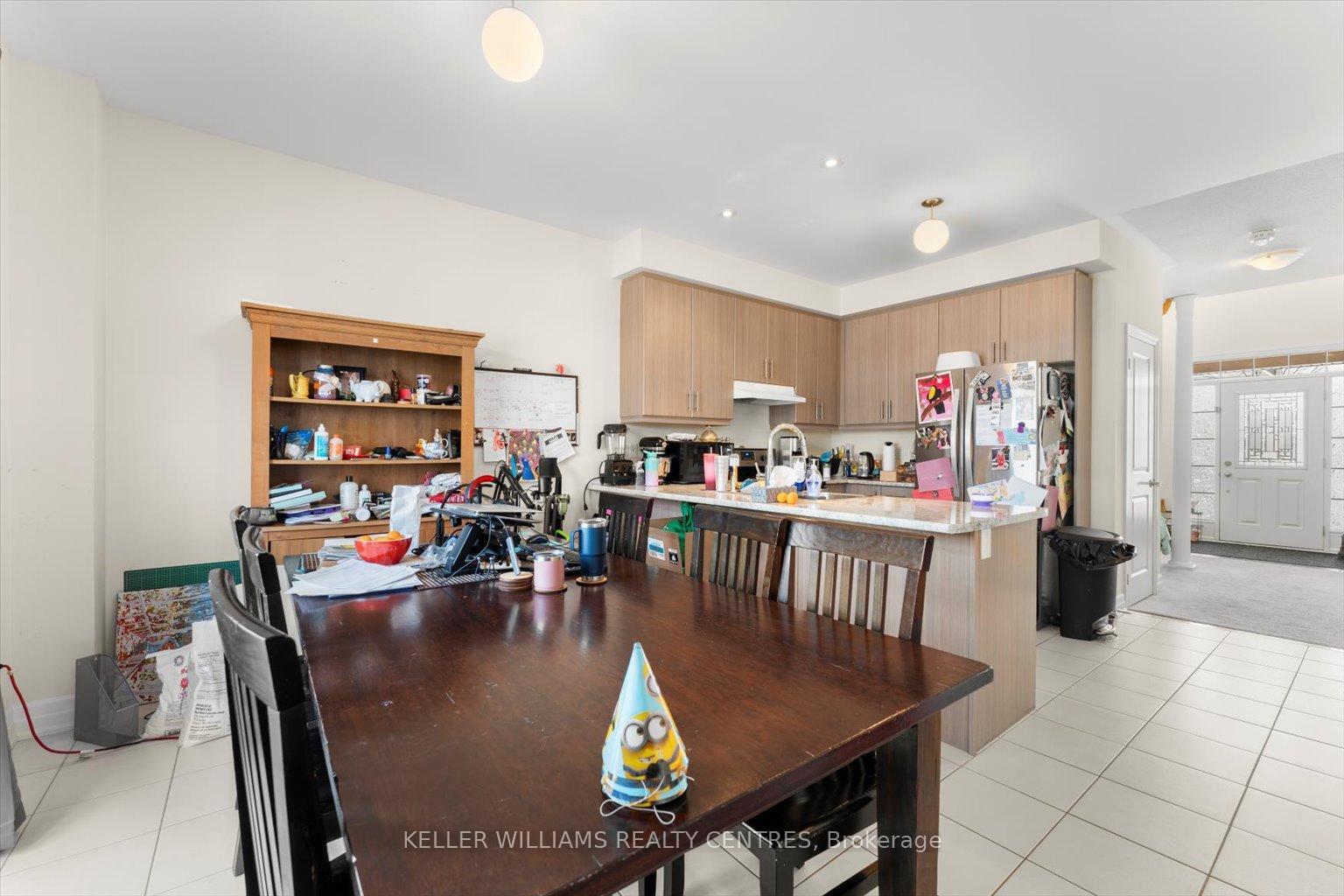 Photo 9 of 32 Robert Wilson Crescent, Georgina, Keswick South — HOMEH