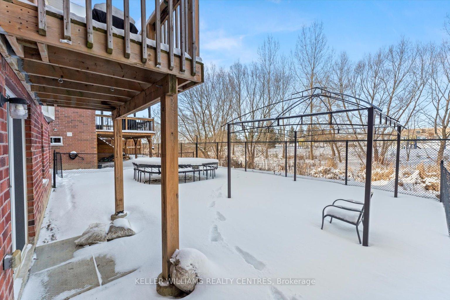 Photo 25 of 32 Robert Wilson Crescent, Georgina, Keswick South — HOMEH
